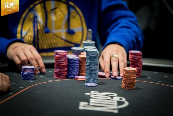 Jak vyhrát pokerový turnaj - rady, tipy a triky.
