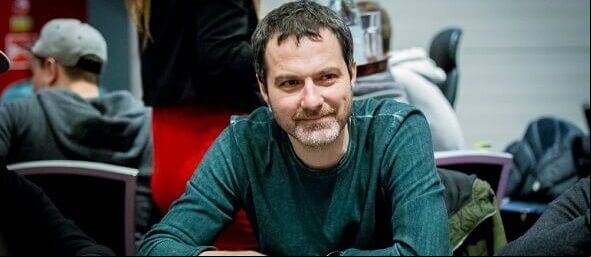 Radek Částka společně s Radkem Honlem vede české postupující do druhého dne WSOPC Mini Main Eventu