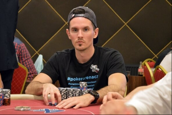 Jakub &quot;PJay&quot; Pakoš si zahrál heads-up únorové ČPT na Synot Tip Pokeru. Končí druhý, šampionem České Pokerové Tour je &quot;bad_karma_&quot;