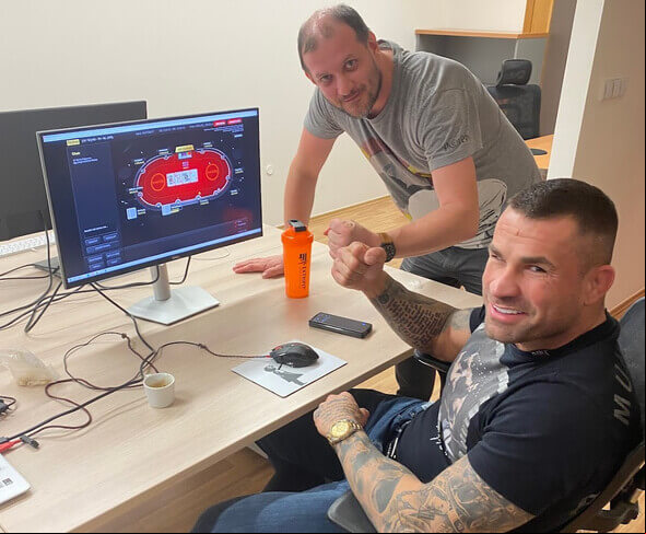Pokerový coach Lukáš Alkaatch Horák s Karlosem Vémolou