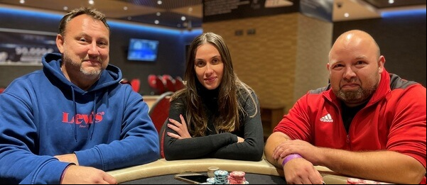 Barunka a němečtí účastníci dealu v Saturday Deepstacku