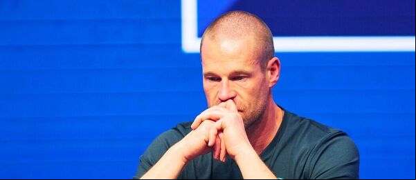 Patrik Antonius v Cash of the Titans na PokerGo.com