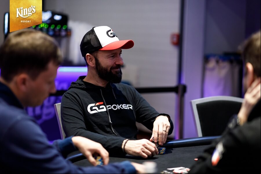 Daniel Negreanu je jako správný Kanaďan zapálený hockey guy