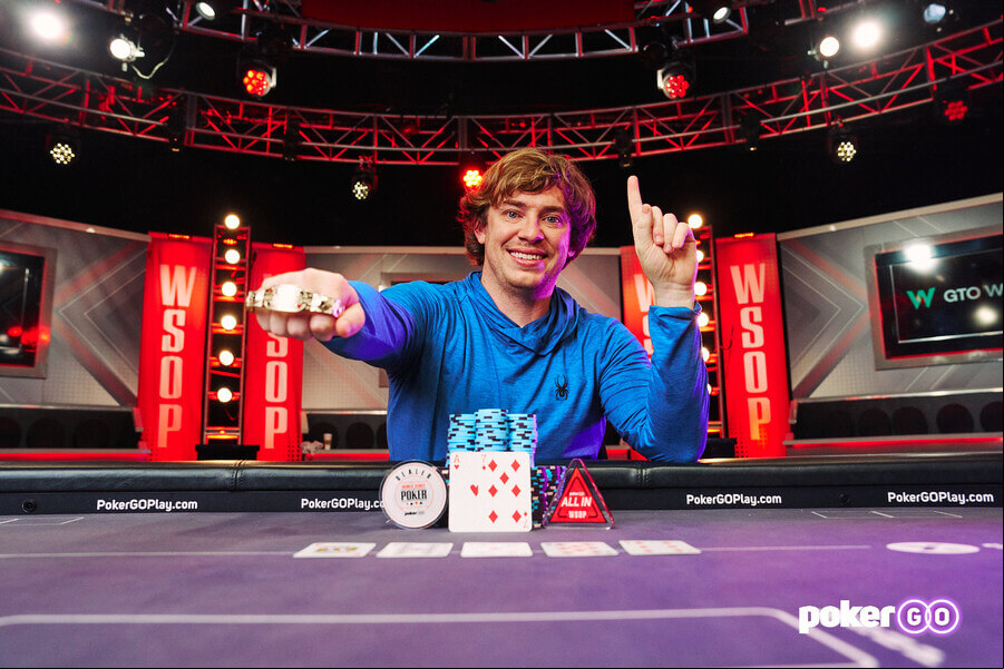 Chris Brewer ve WSOP na PokerGo.com
