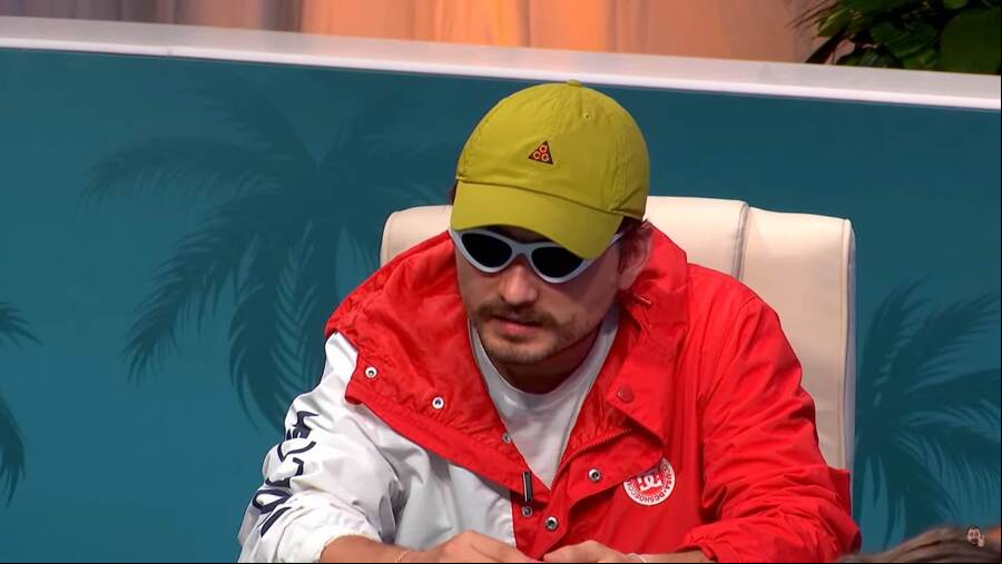 Michael Sklenička na finálovém stole WSOP Paradise Main Eventu
