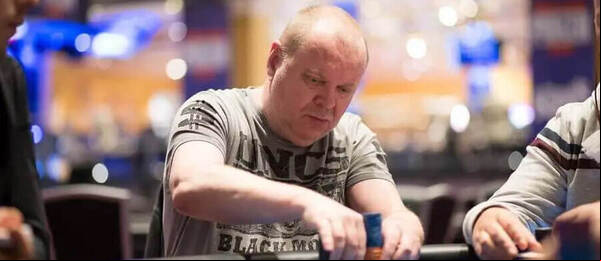 Petr Targa postupuje v SPT KK Half Million Master