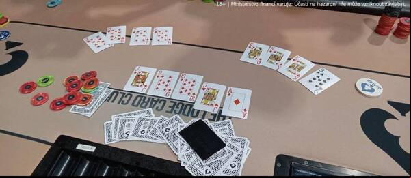 Výjimečná sehrávka v texaské PLO cash game – bad beat jackpot zhatil river.