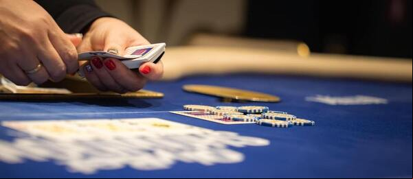 Dealer na WSOPC chybně vyřadil hráče