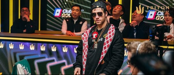 Dan Cates ve finále Triton Main Eventu v Jeju